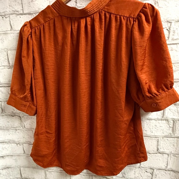 Suzy Shier Rust Orange Button-Front Puff Sleeve Blouse - Picture 2 of 8